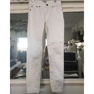 Women’s White Pants